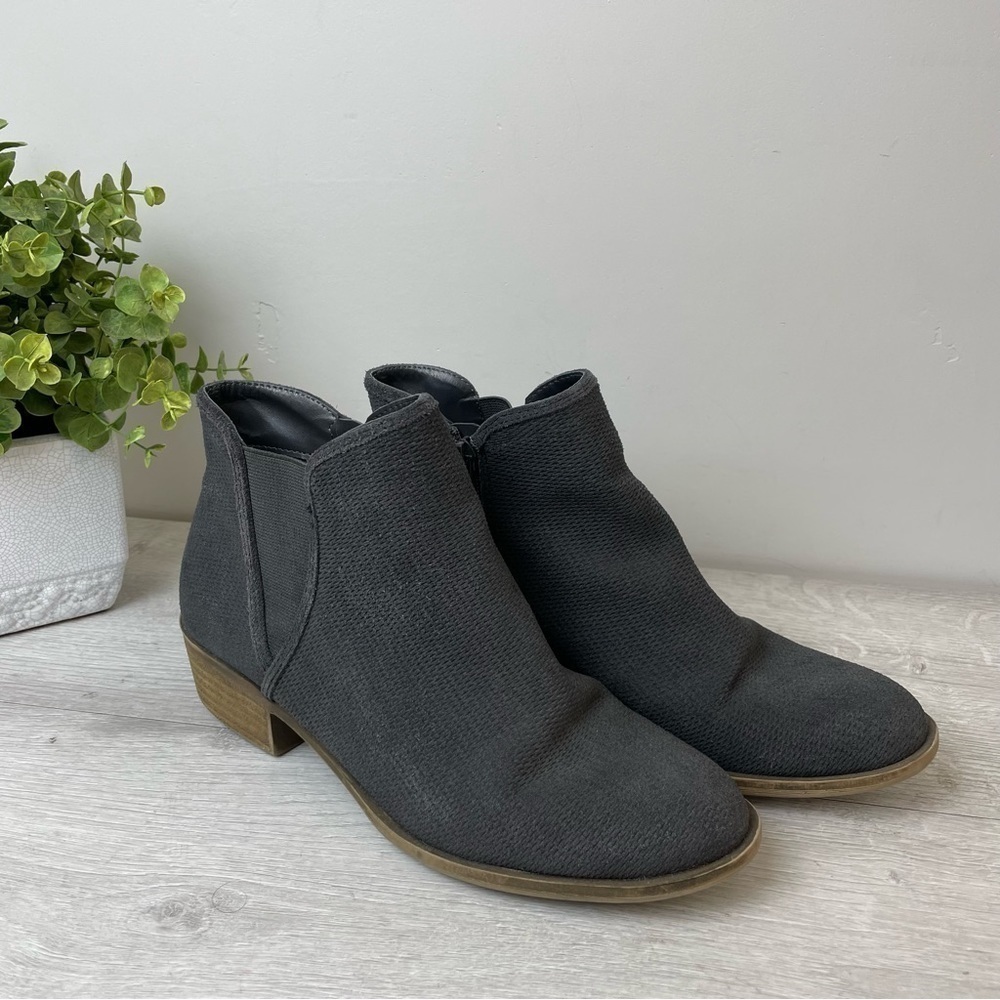 KENSIE Gerona Gray Suede Booties Size 8.5M - Picture 9 of 10